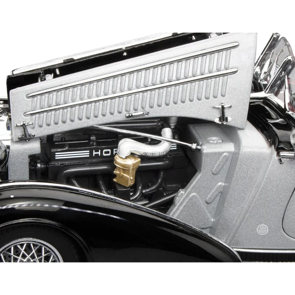 1939 Horch 855 Roadster - Black/Silver 1:18 Scale Diecast Model Car by Sunstar