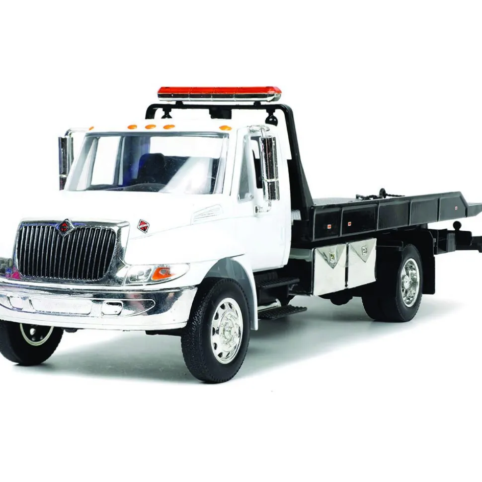 International Flatbed Tow Truck 1:24 Scale Diecast Model Truck by Jada Toys