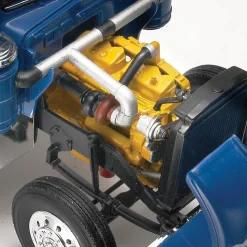 Kenworth® W900 - Plastic Model Kit 1:25 Scale Model Kit by Revell