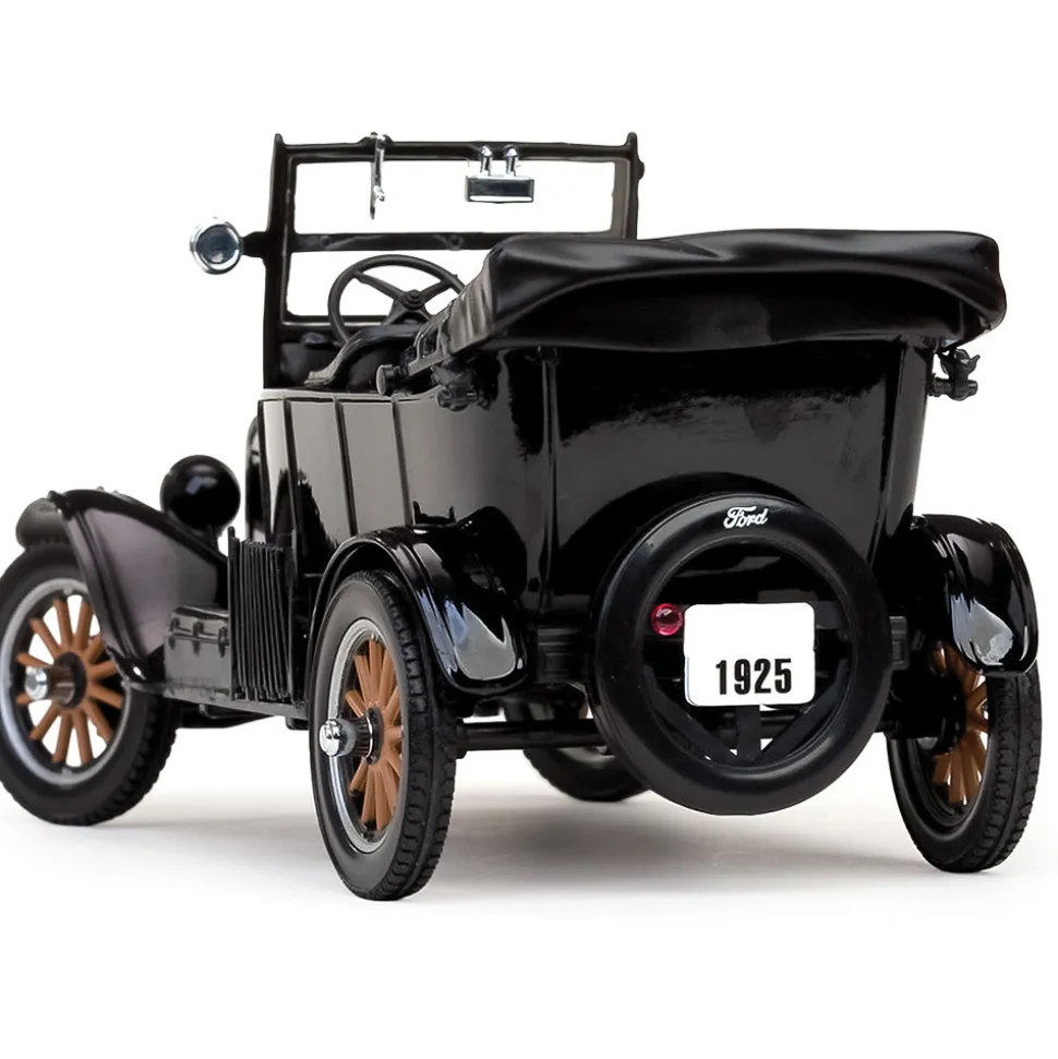 Laurel & Hardy 1925 Ford Model T 1:24 Scale Diecast Model Car by Sunstar