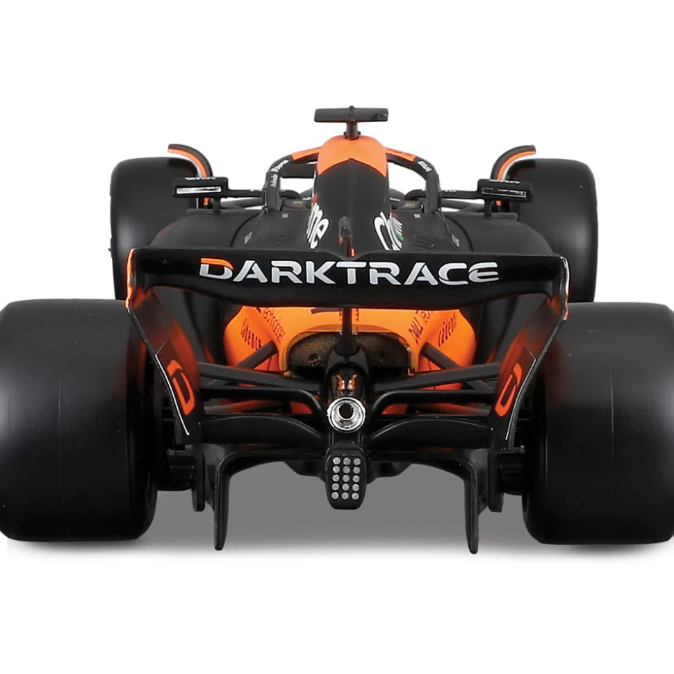 2024 McLaren F1 MCL38 w/helmet - Piastri #81 1:24 Scale Diecast Model Car by Bburago