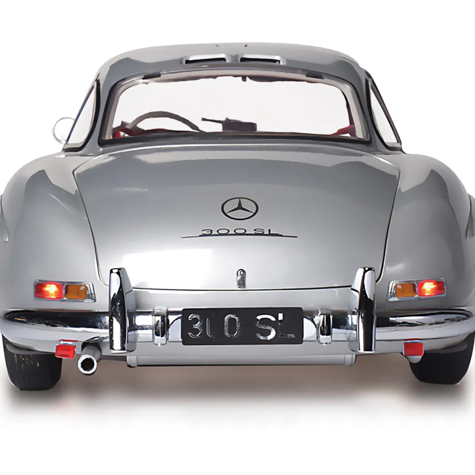 1955 Mercedes Benz 300SL Gullwing Coupe - Silver 1:8 Scale Diecast Model Car by IXO Models