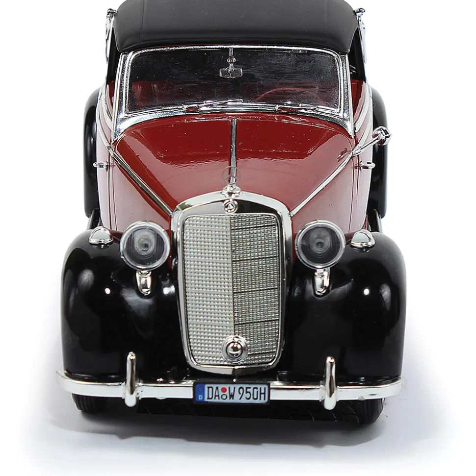 1950 Mercedes 170S - Burgundy 1:18 Scale Diecast Model Car by Signature Models