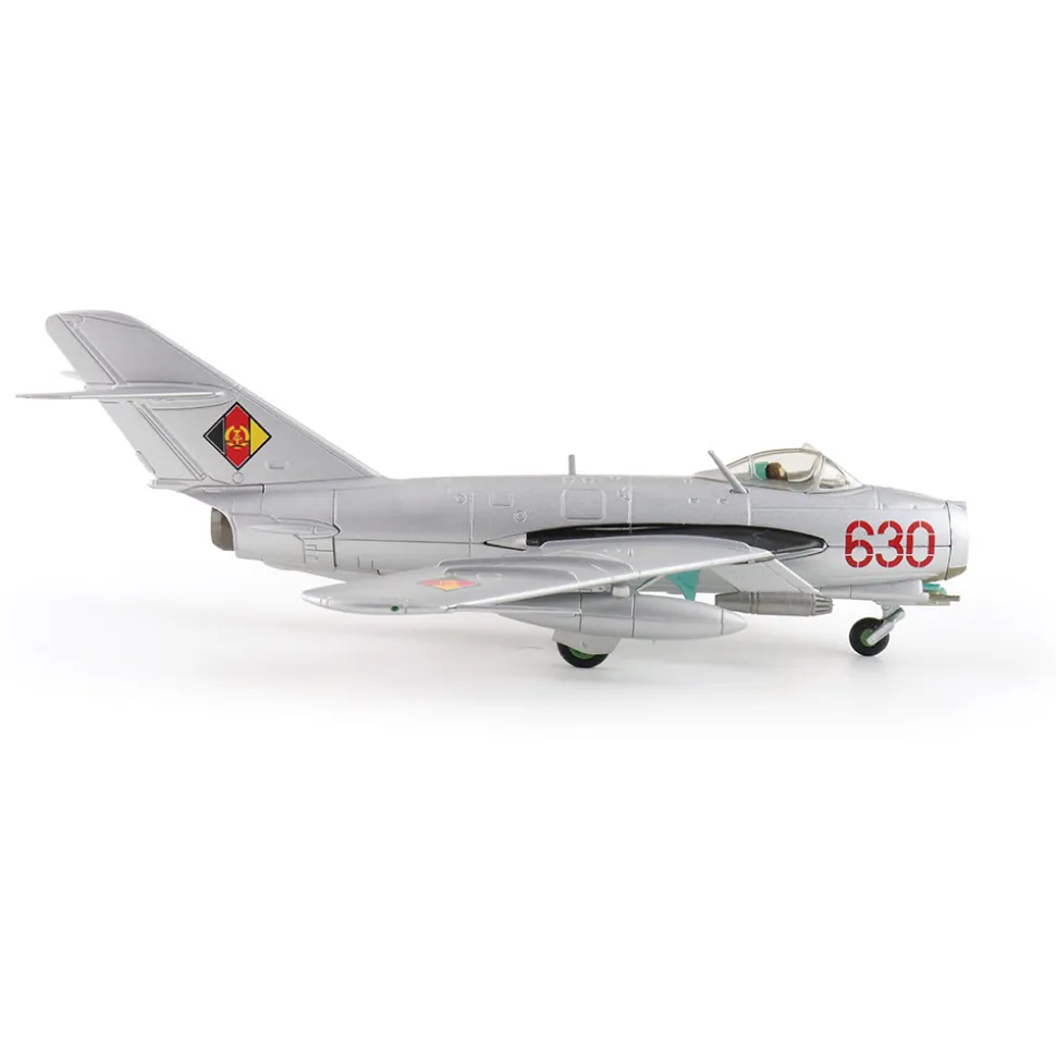 MIG-17F Fresco C 1/72 Die Cast Model 1:72 scale Metal by Hobby Master