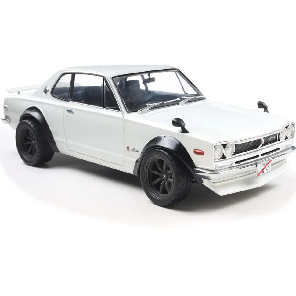 1970 Nissan Skyline (C10) Hakosuka Solido Works - Pearl White 1:18 Scale Diecast Model Car by Solido