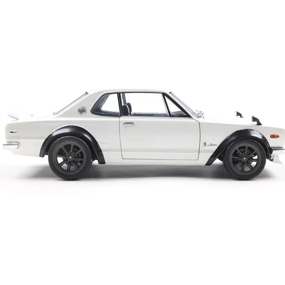1970 Nissan Skyline (C10) Hakosuka Solido Works - Pearl White 1:18 Scale Diecast Model Car by Solido