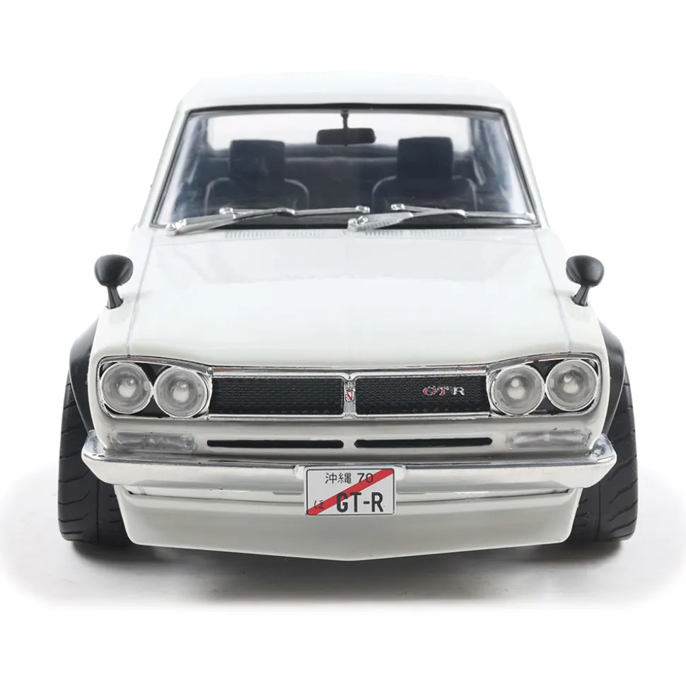 1970 Nissan Skyline (C10) Hakosuka Solido Works - Pearl White 1:18 Scale Diecast Model Car by Solido