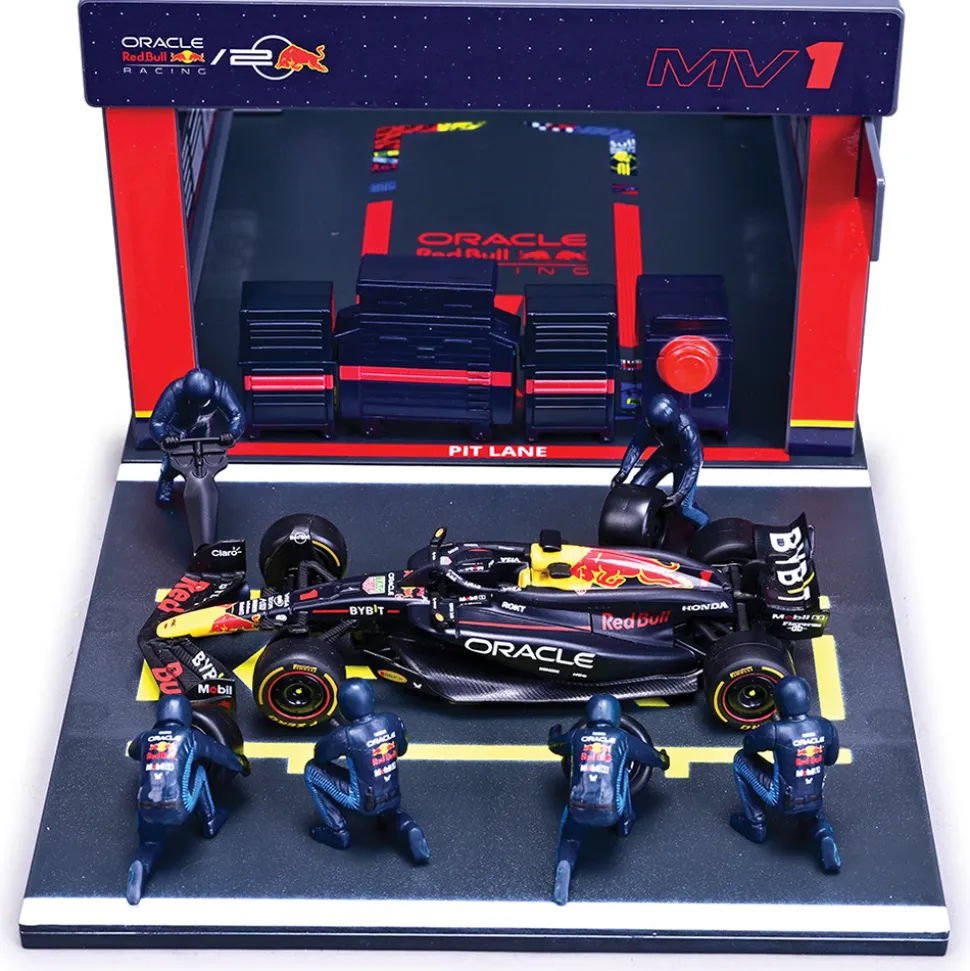 2024 Oracle F1 Red Bull RB20 Pit Pass - Verstappen #1 1:43 Scale Diecast Model Car by Bburago