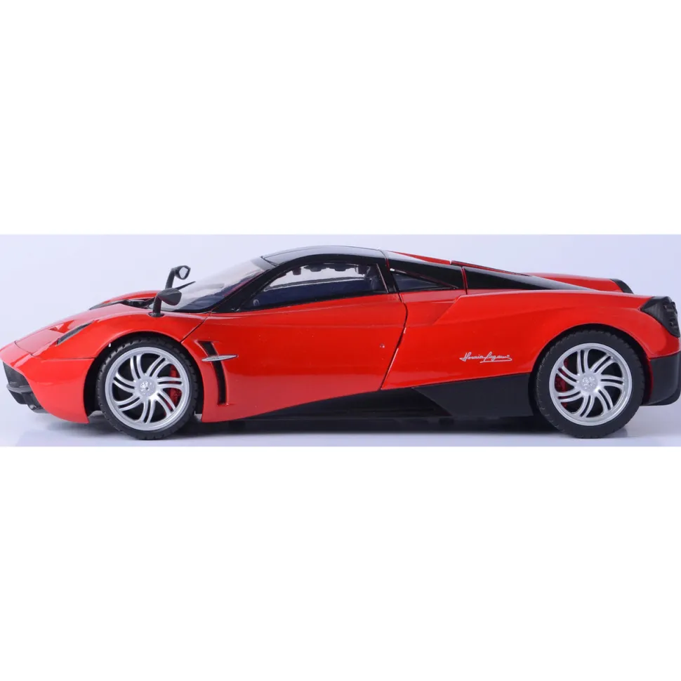 Pagani Huayra - 1:18 Red 1:18 Scale Diecast Model Car by Motormax