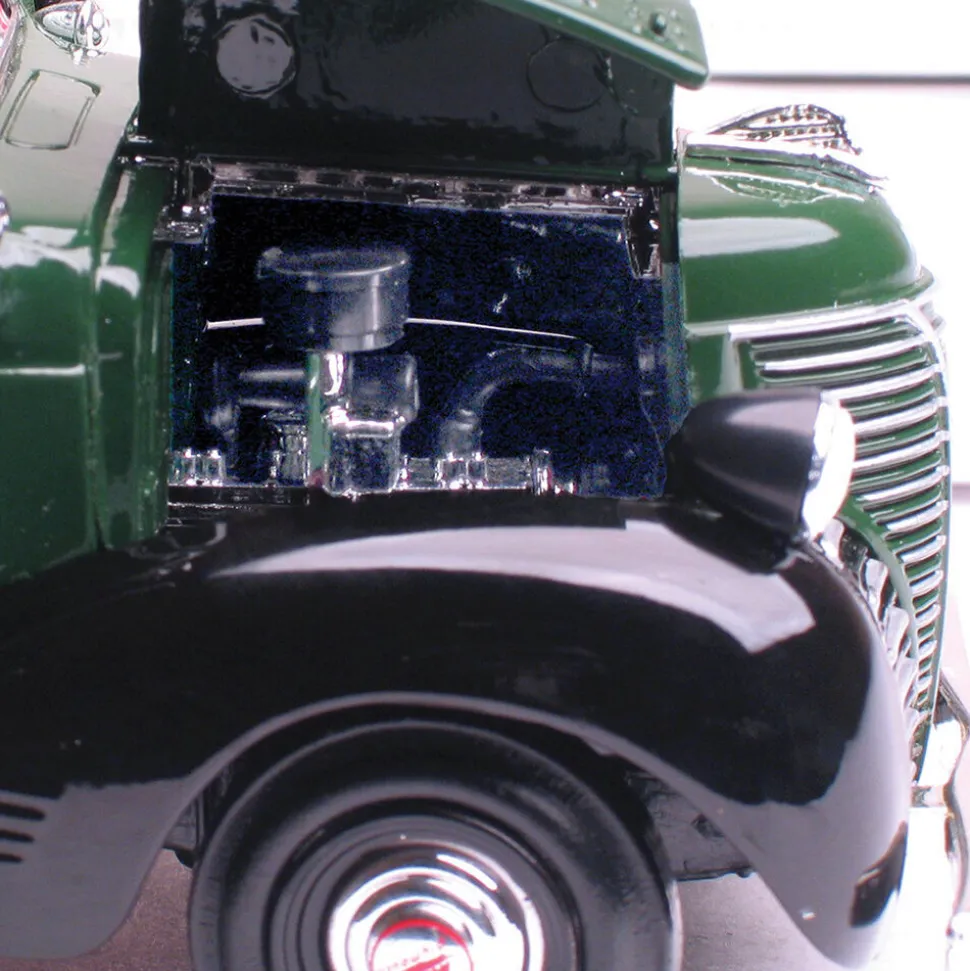 1941 Plymouth Pickup - GREEN 1:24 Scale Diecast Model by Motormax