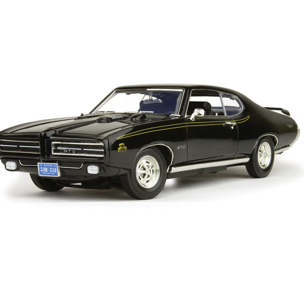 1969 Pontiac GTO Judge 1:18 Scale Diecast Model by Motormax