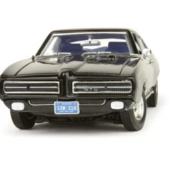 1969 Pontiac GTO Judge 1:18 Scale Diecast Model by Motormax