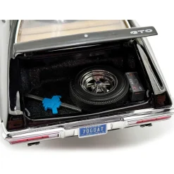 1970 Pontiac GTO Ram Air IV - Main Street 1:18 Scale Diecast Model Car by Acme