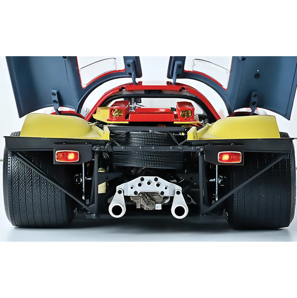 Porsche 917K - Red 1:8 Scale Diecast Model Car by IXO Models