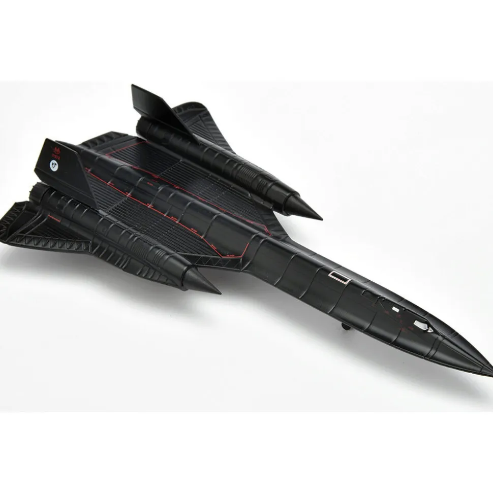 SR-71 Blackbird 1/200 Die Cast Model - AF1-0137 Lt. Col. Yielding and Lt. Col. Vida 1:200 Scale by Air Force 1