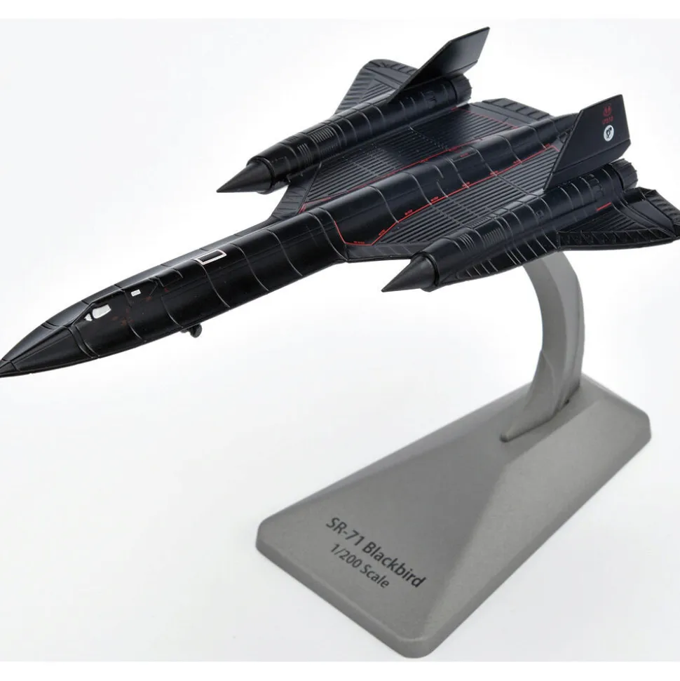 SR-71 Blackbird 1/200 Die Cast Model - AF1-0137 Lt. Col. Yielding and Lt. Col. Vida 1:200 Scale by Air Force 1