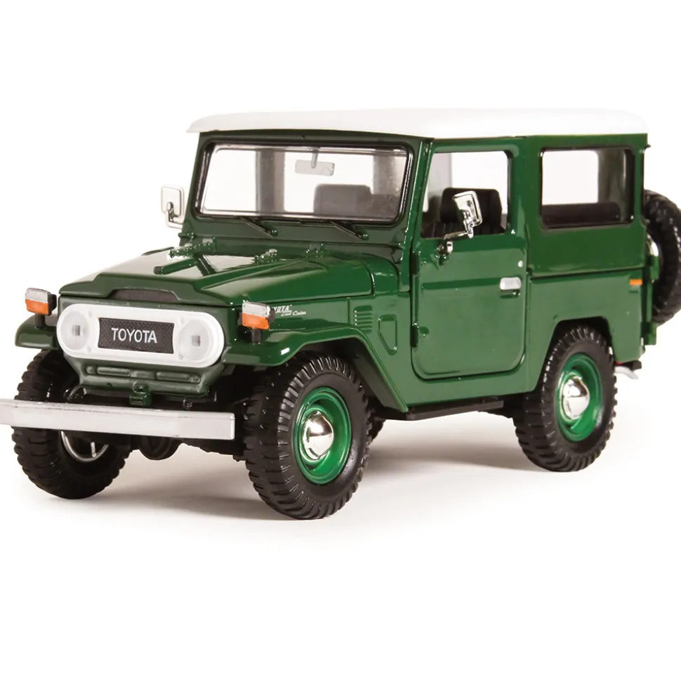 Toyota FJ40 Bush Truck - green 1:24 Scale Diecast Model by Motormax