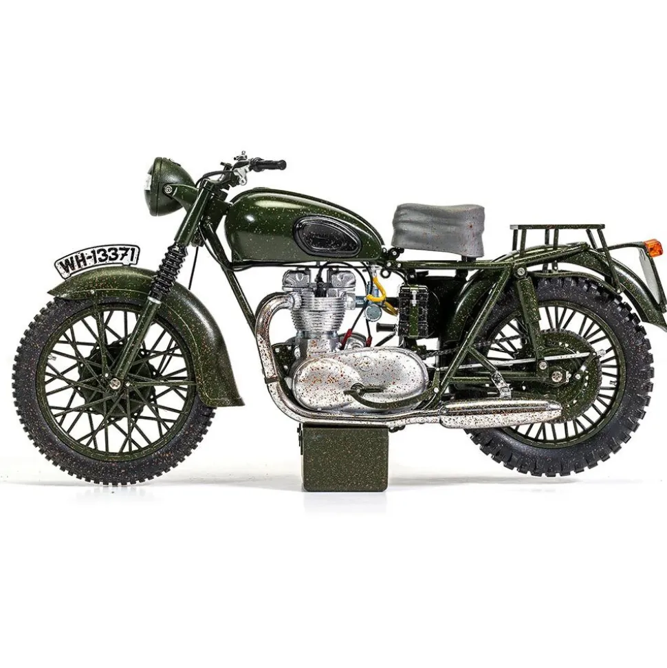 TRIUMPH TR6 TROPHY - Weathered - The Great Escape 1:12 Scale Diecast Model Motorcycle by Corgi