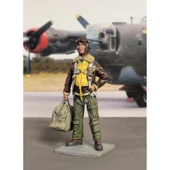 U.S.A.A.F. Heavy Bomber Crewman 1/30 Figure William Britain (10206) 1:30 scale by William Britain
