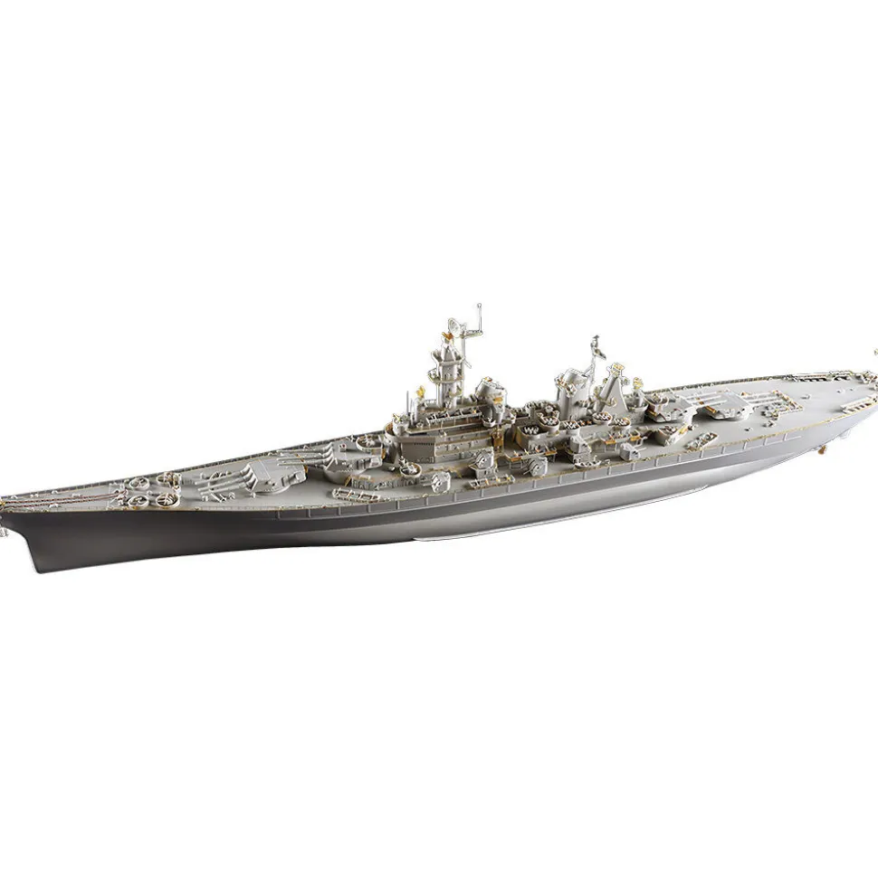 USS Montana BB-67 1/350 Kit TRUMPETER (705372) 1:350 Scale Plastic by Trumpeter