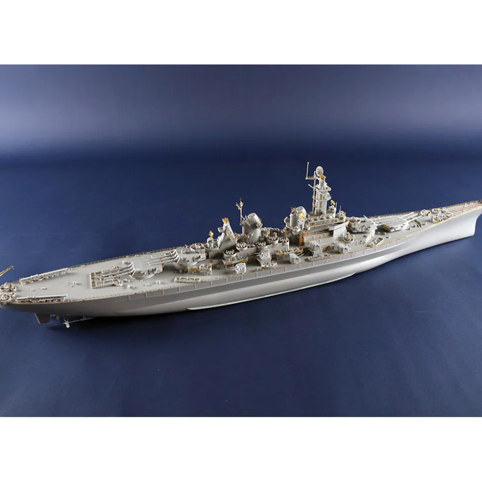 USS Montana BB-67 1/350 Kit TRUMPETER (705372) 1:350 Scale Plastic by Trumpeter