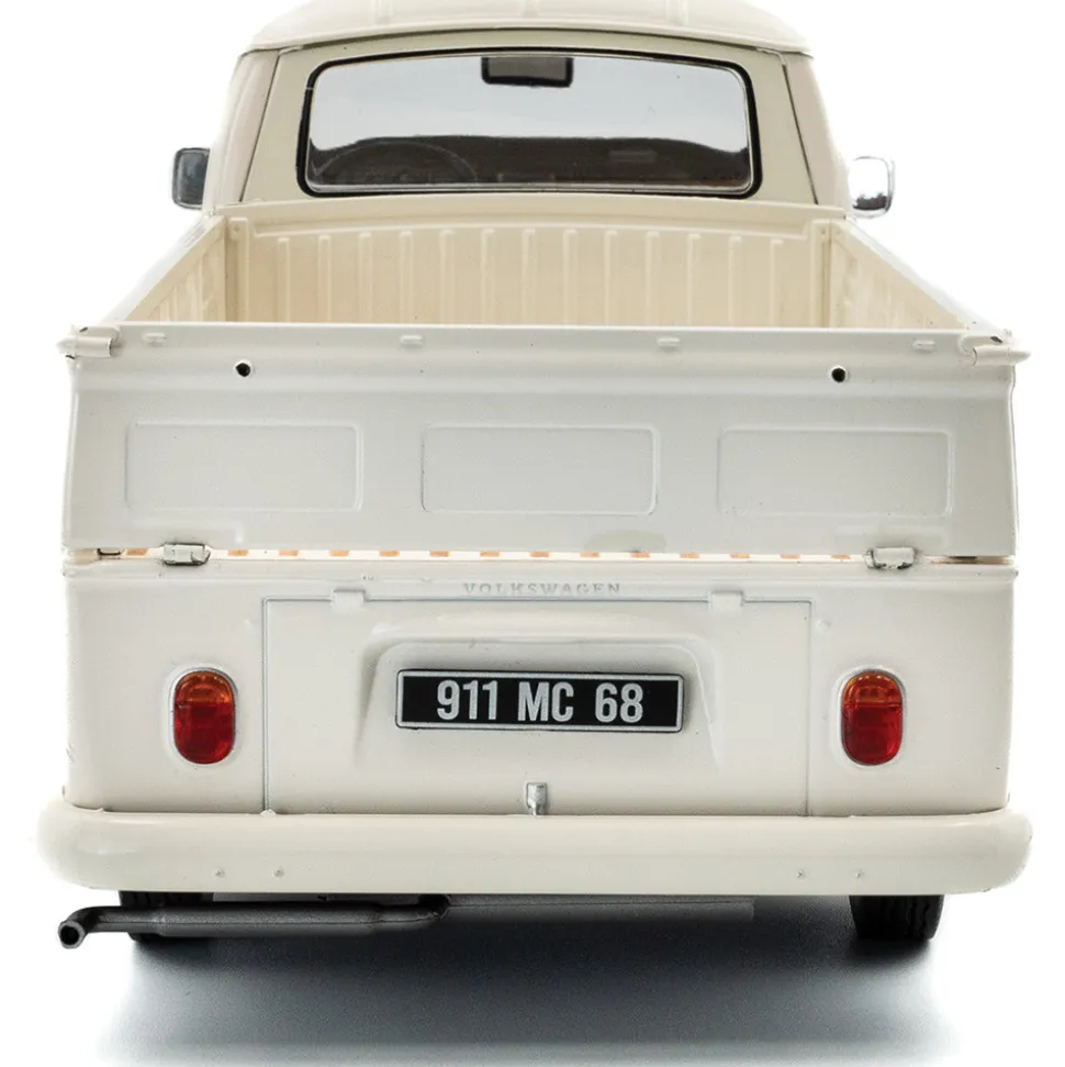 1968 Volkswagen T2 Pick Up - White 1:18 Scale Diecast Model Car by Solido